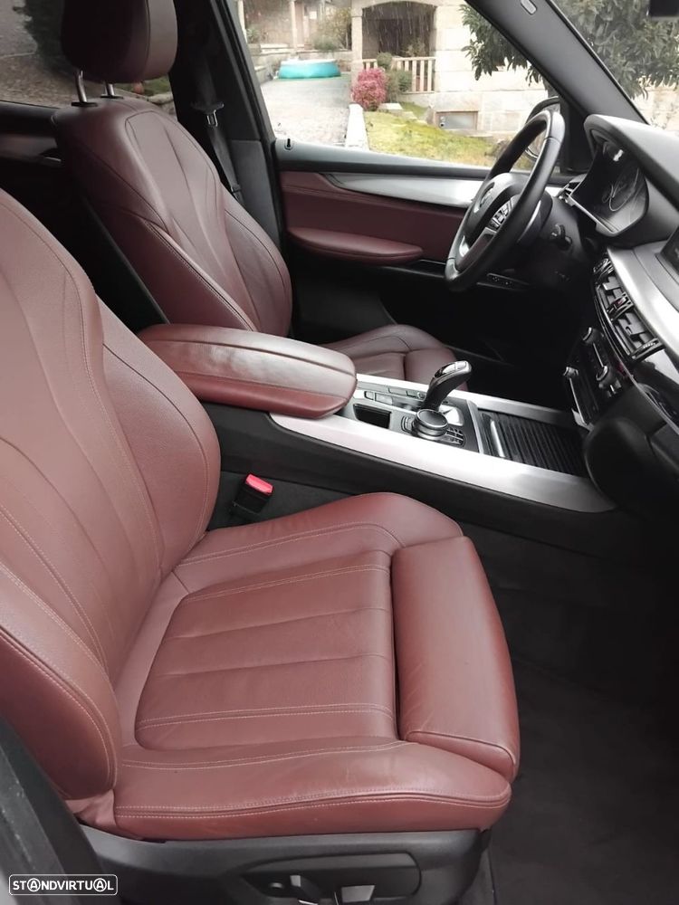 BMW X5 25 d sDrive Comfort 7L - 9