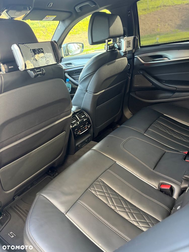 BMW Seria 5 M550i xDrive sport - 20