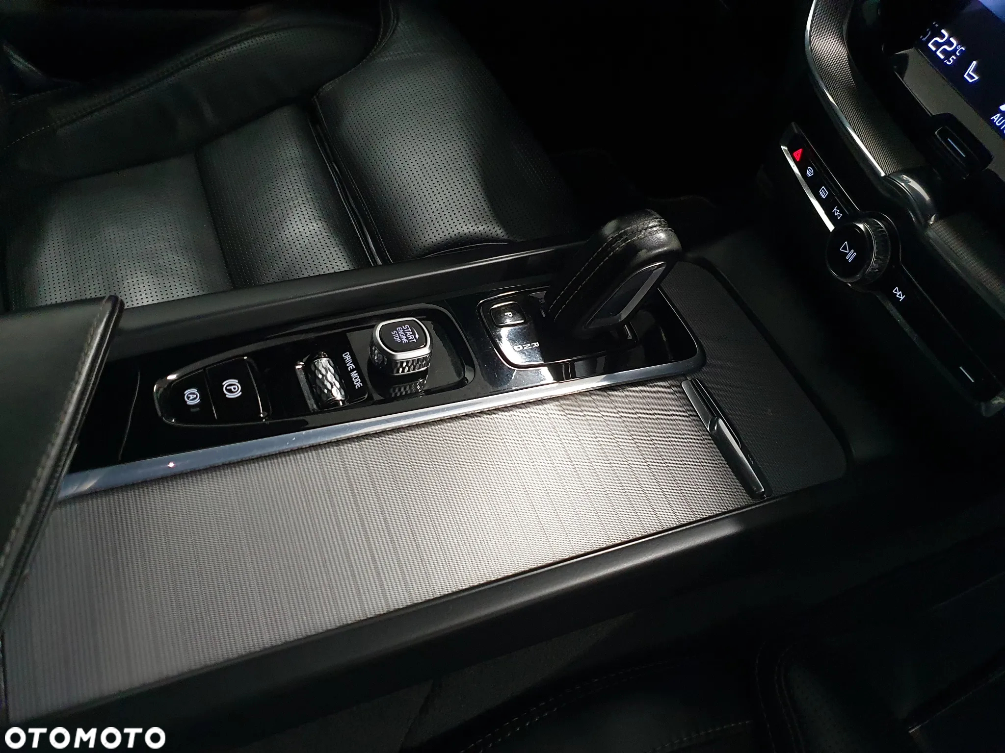 Volvo XC 60 B4 D AWD Geartronic RDesign - 18