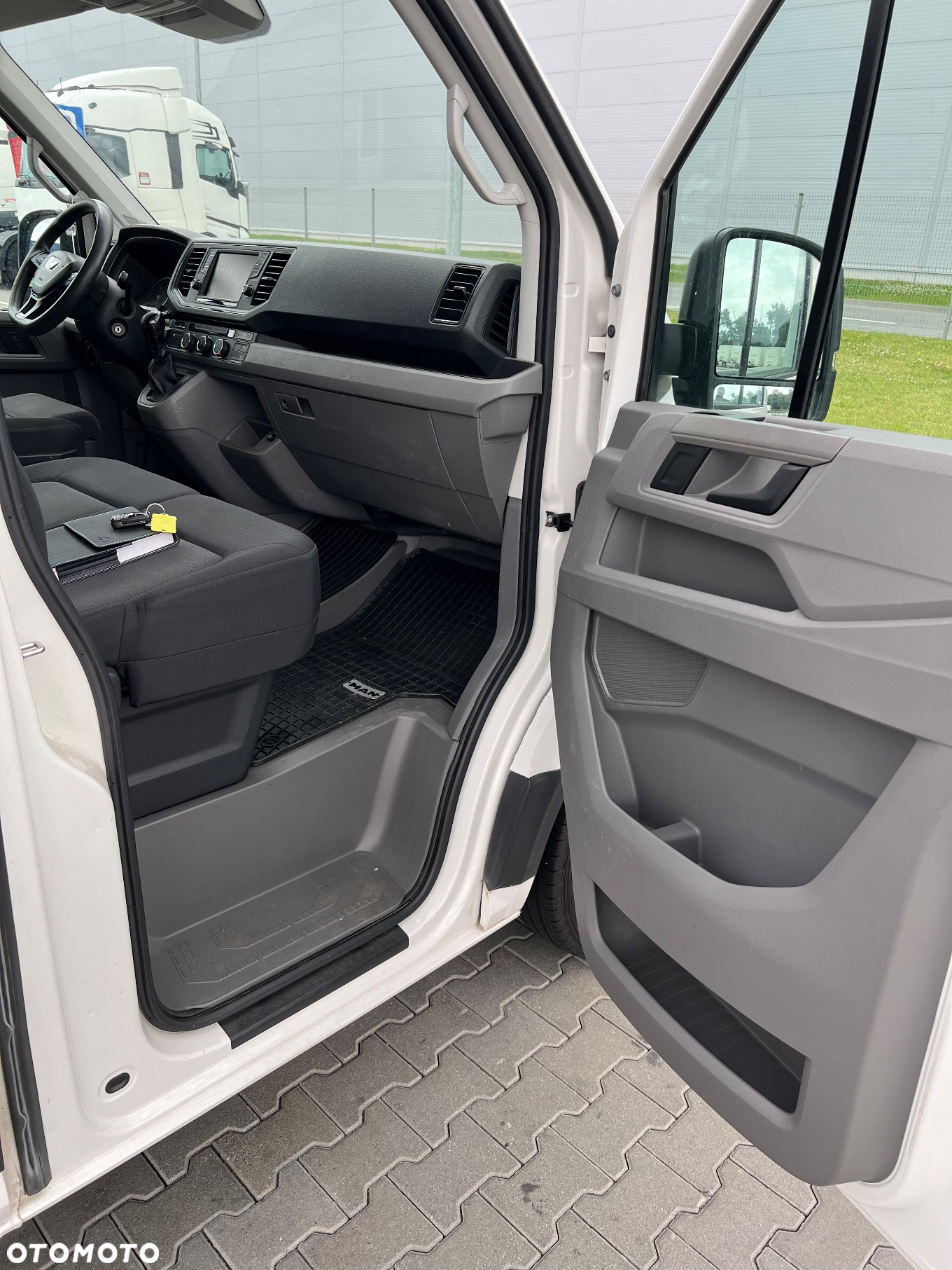 Volkswagen Crafter, Man TGe - 14