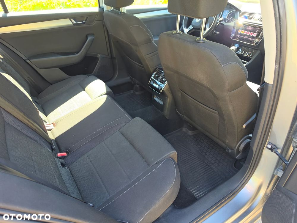 Skoda Superb 2.0 TDI Ambition DSG7 - 9