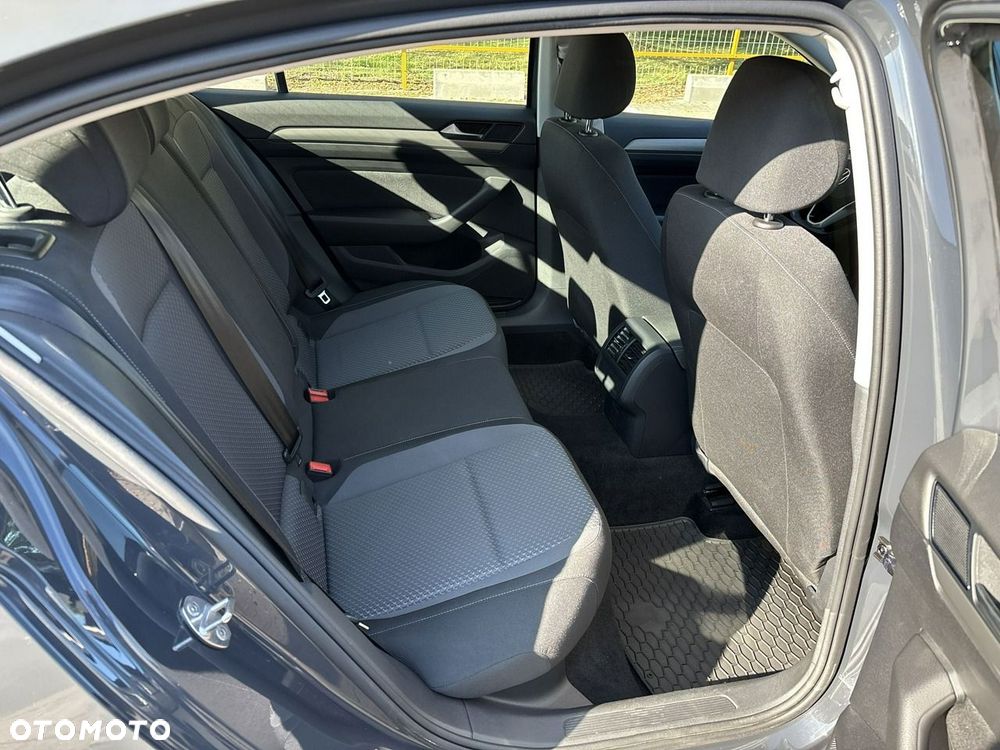 Volkswagen Passat 2.0 TDI EVO Essence - 17