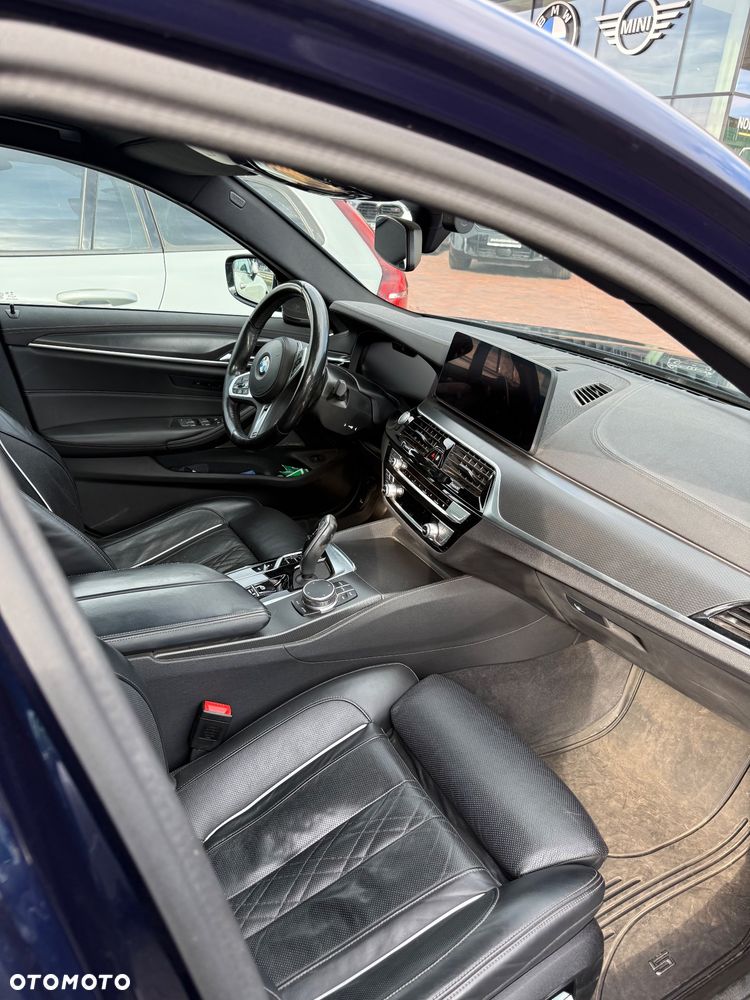 BMW Seria 5 540d xDrive mHEV M Sport sport - 12