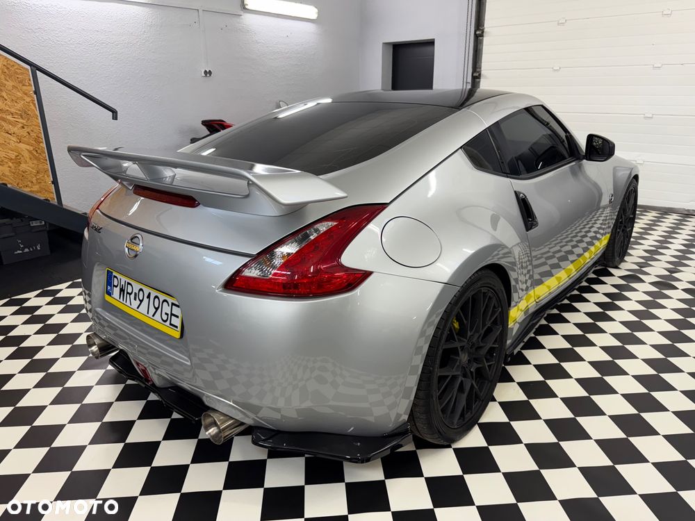 Nissan 370 Z - 16