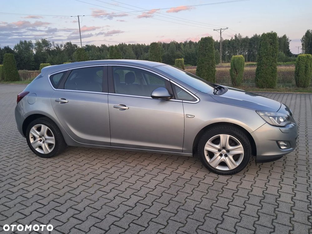 Opel Astra 1.4 Turbo Innovation - 11