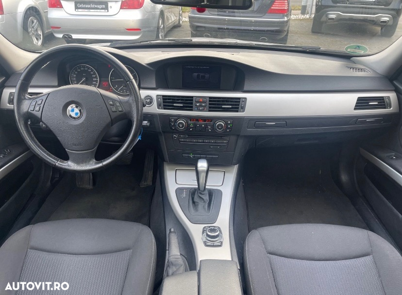 BMW Seria 3 320d DPF Touring Aut. - 17