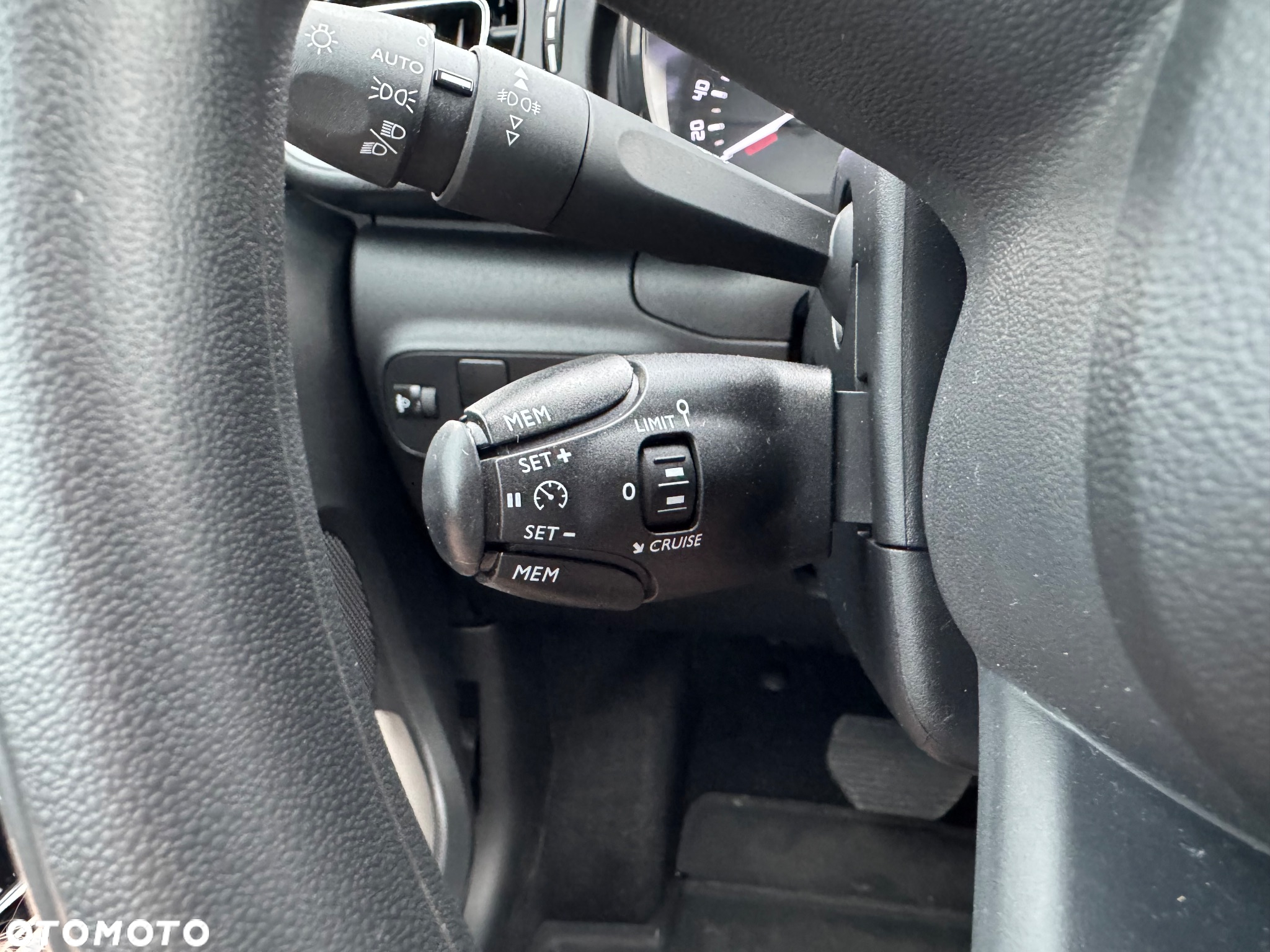 Citroën C3 1.2 PureTech Shine EAT6 - 13