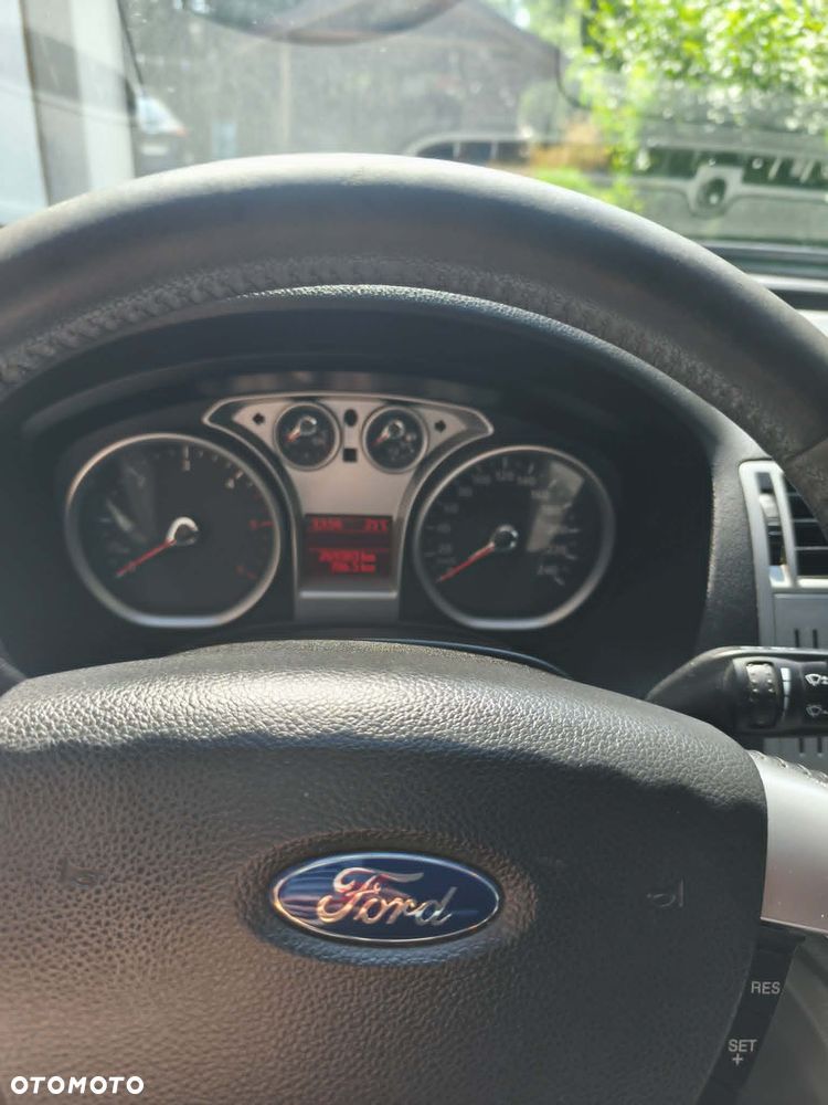 Ford Kuga 2.0 TDCi Titanium - 8