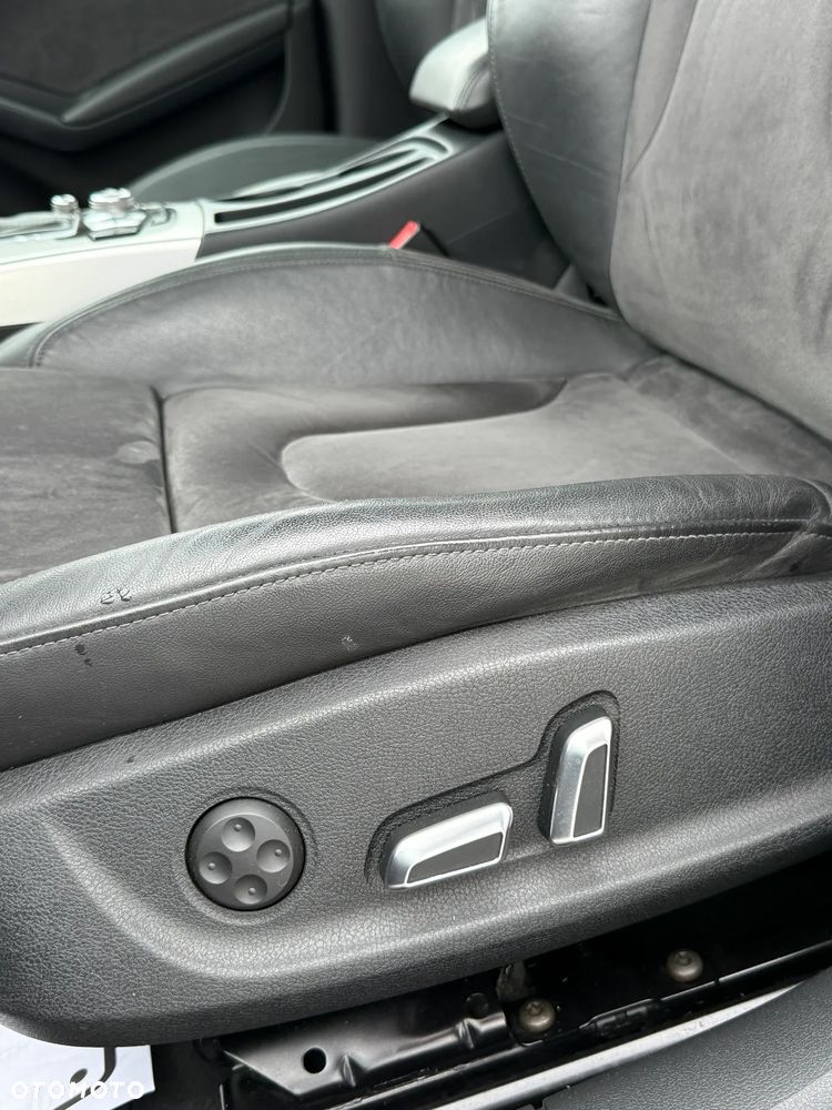 Audi A4 Avant 2.0 TDI DPF multitronic S line Sportpaket - 13