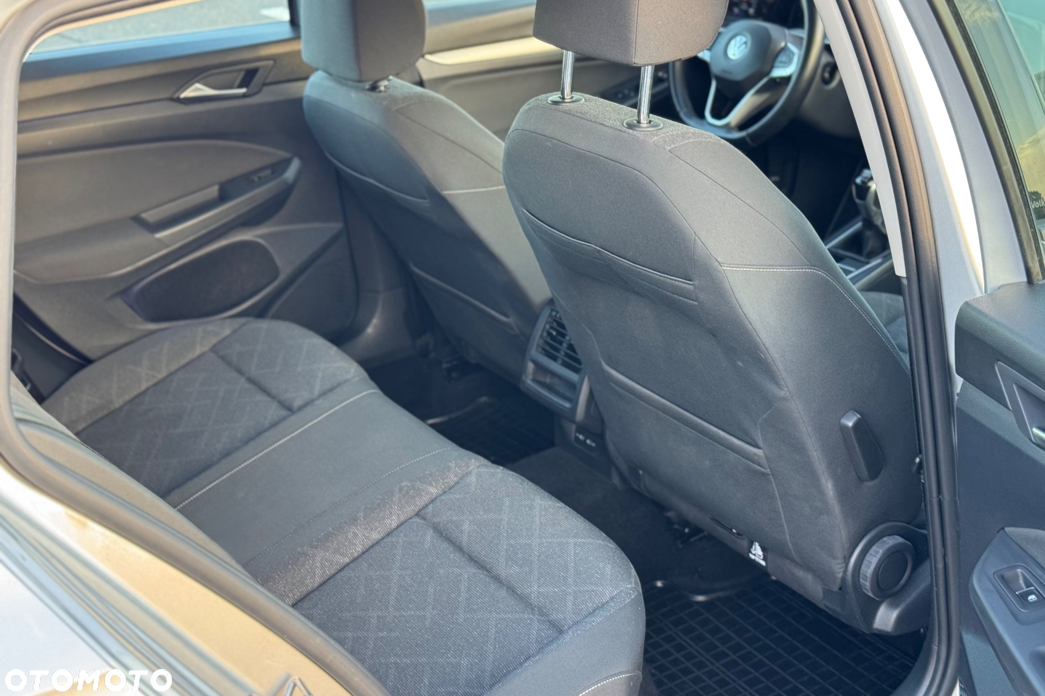 Volkswagen Golf VIII 1.5 TSI EVO Life - 23