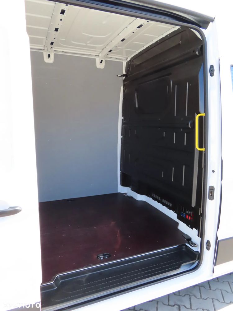 Volkswagen Crafter 35 BiTDI 2.0 177 KM AUTOMAT 8-Mio Furgon Blaszak L4H2 LONG MAX 4300 mm, Rozstaw Osi 4490 mm, Ładowność 1152 Kg GWARANCJA PRODUCENTA Stan Wizualny I Techniczny NOWY Tak Jak Z Taśmy Produkcyjnej Gotowy Dostępny OKAZJA POLECAM - 21