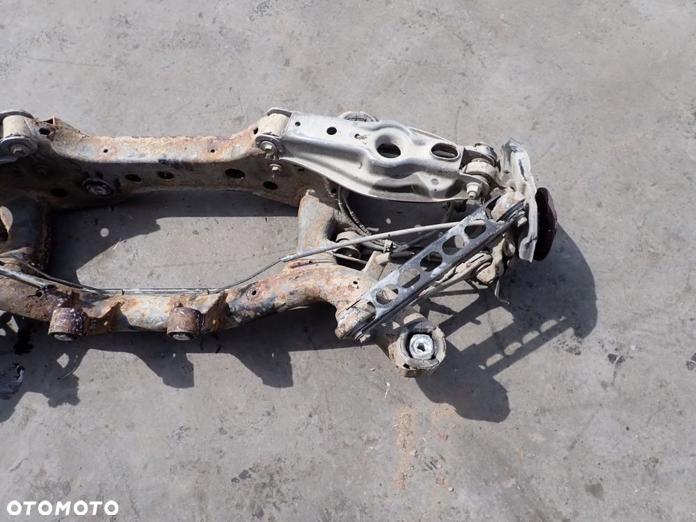 SANKI WÓZEK KOŁYSKA TYŁ BMW E90 - 9