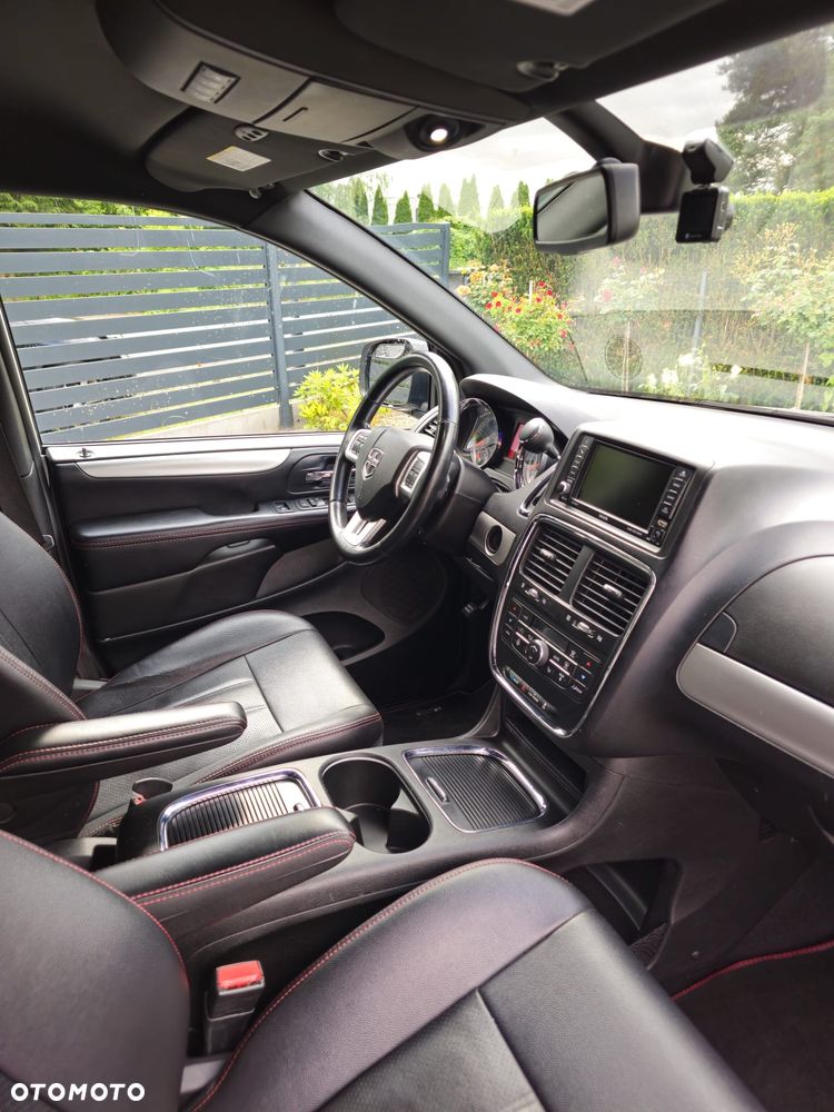 Dodge Grand Caravan 3.6 R/T - 15