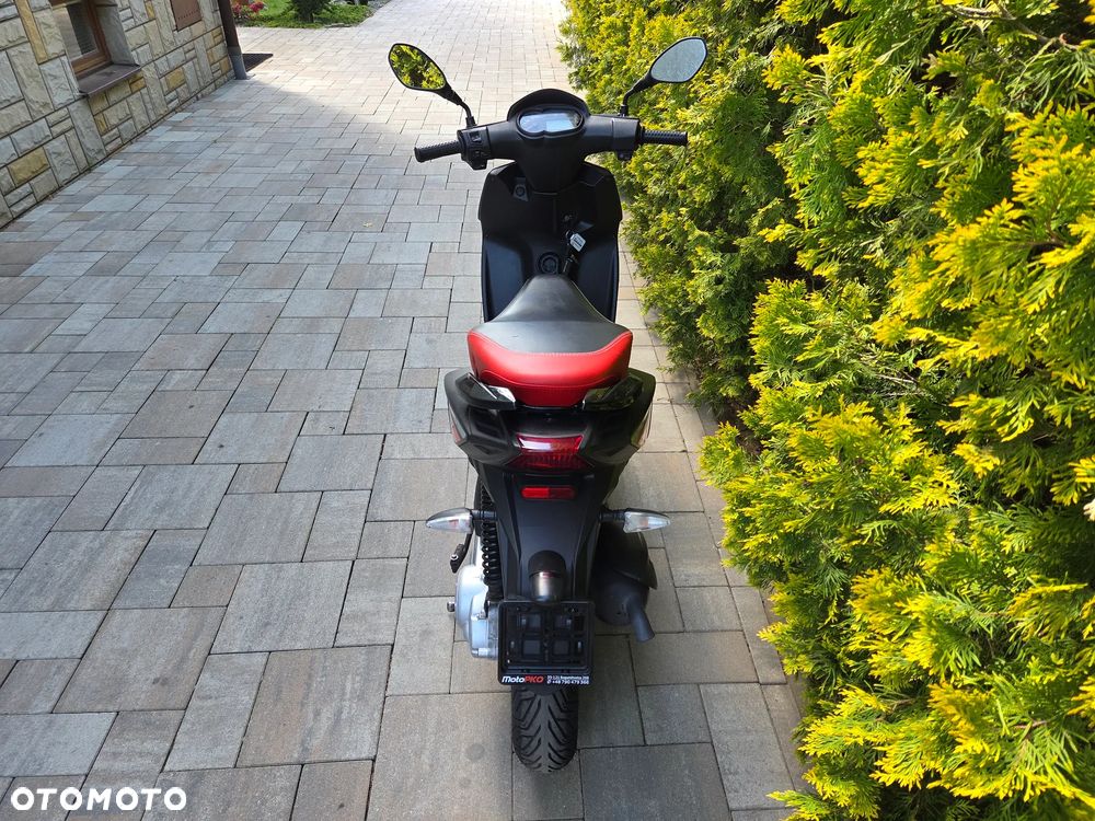 Aprilia SR - 9