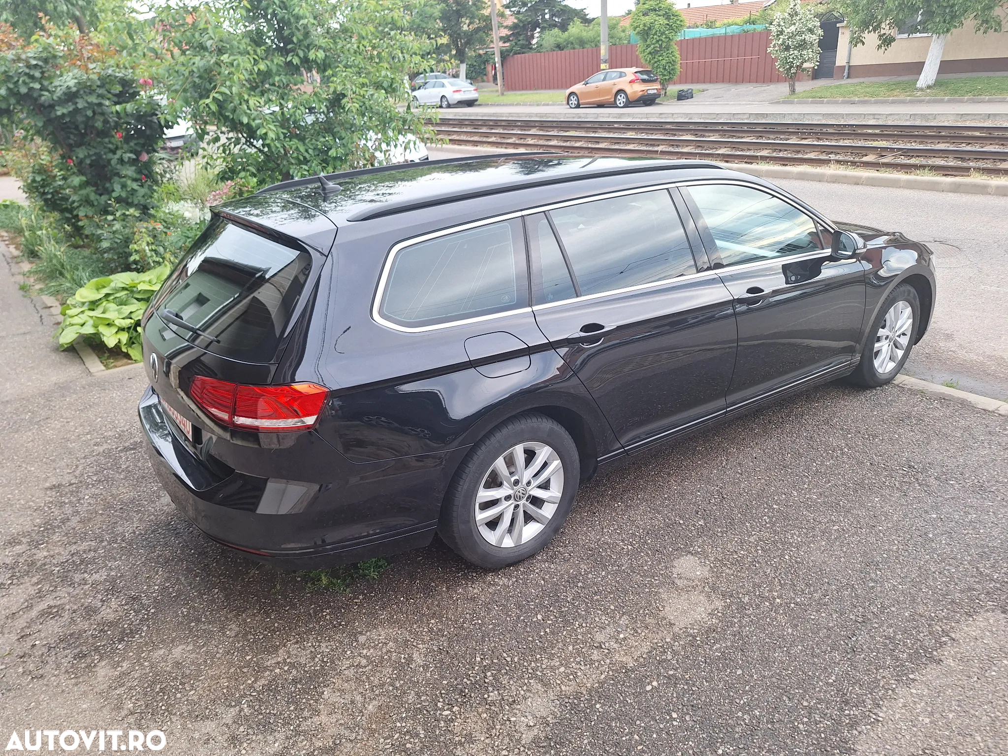 Volkswagen Passat Variant 2.0 TDI (BlueMotion Technology) Comfortline - 4