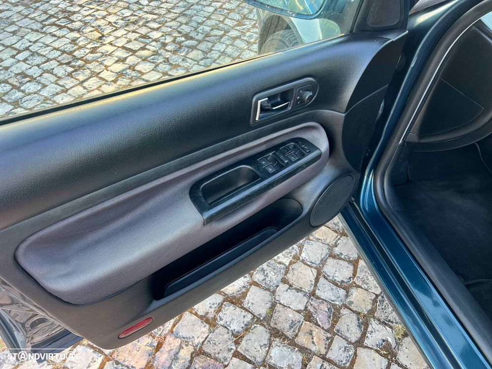 VW Bora 1.9 TDi Highline - 8