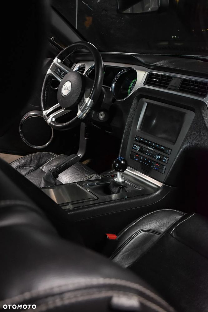 Ford Mustang 3.7 V6 Premium - 11