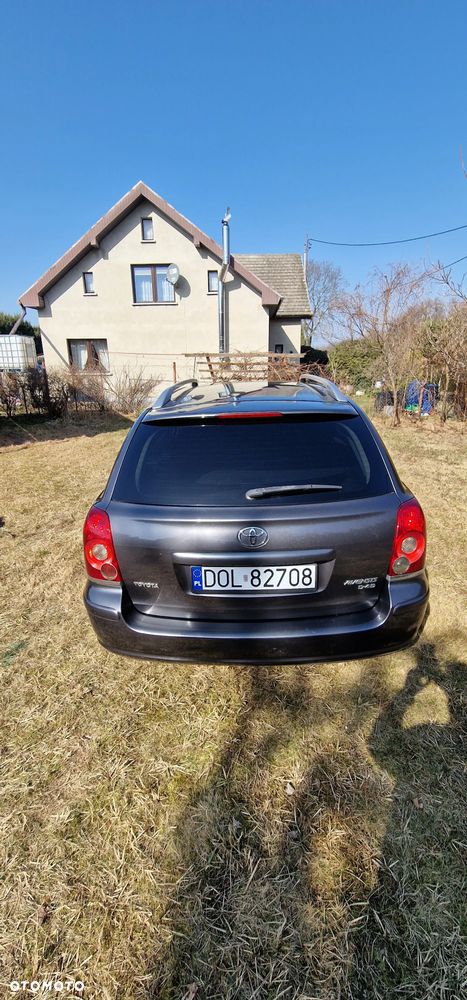 Toyota Avensis - 6