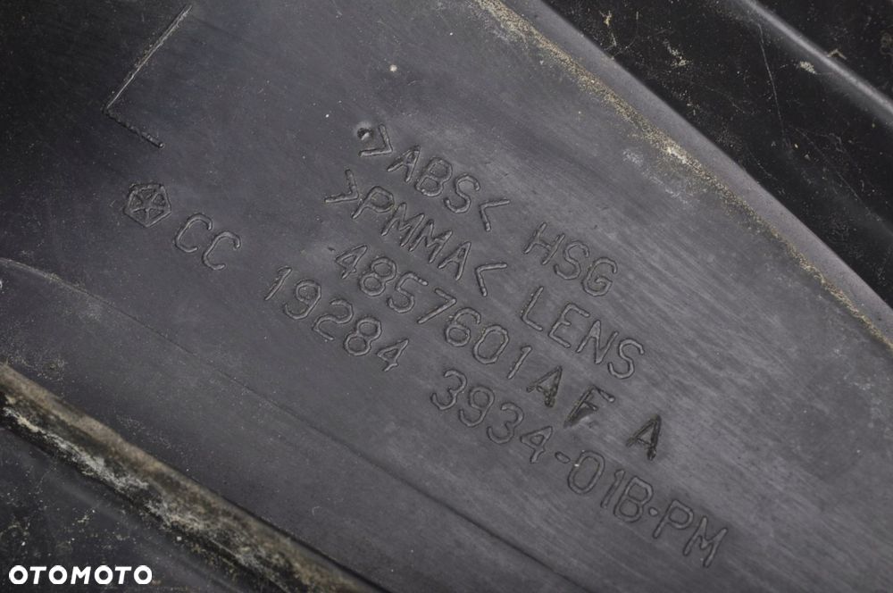 CHRYSLER VOYAGER IV LAMPA LEWA TYLNA LEWY TYŁ - 9