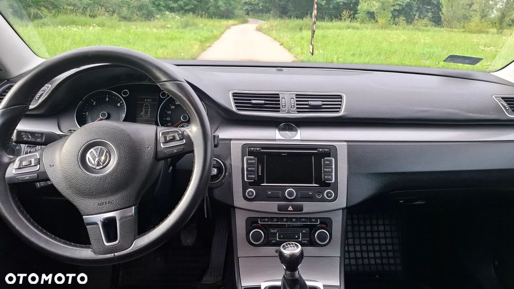 Volkswagen Passat 2.0 TDI Comfortline - 10