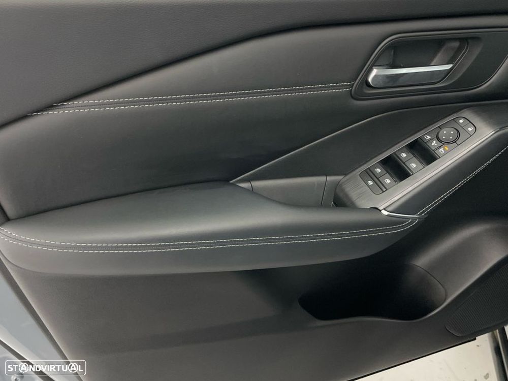 Nissan Qashqai 1.3 DIG-T N-Connecta Xtronic - 17