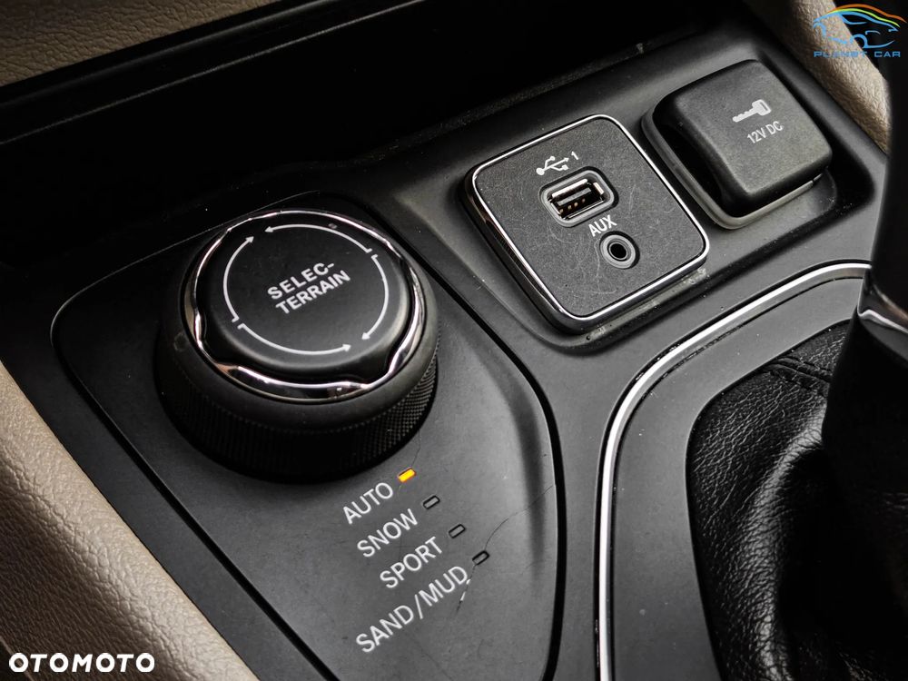 Jeep Cherokee - 39