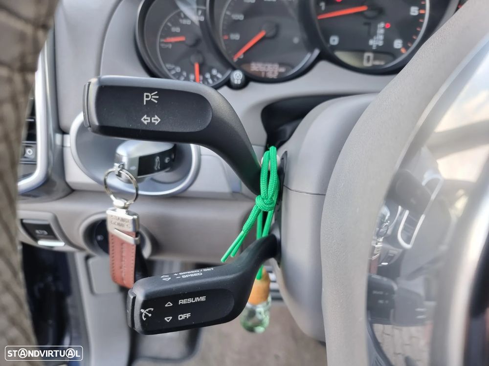 Porsche Cayenne Platinum Edition - 18