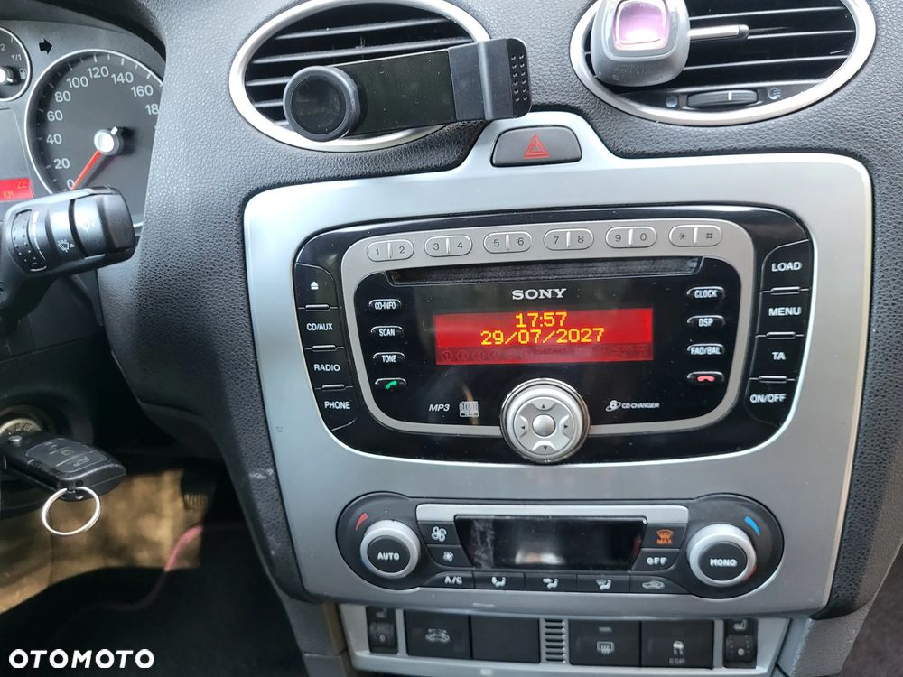 Ford Focus 2.0 16V Titanium - 7