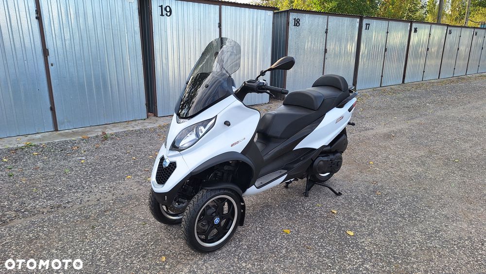 Piaggio MP-3 - 1