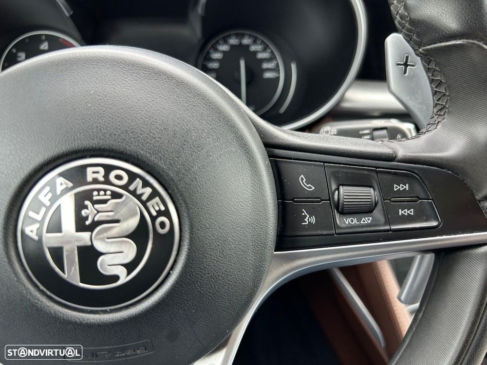 Alfa Romeo Stelvio 2.2 D Super AT8 Q4 - 17