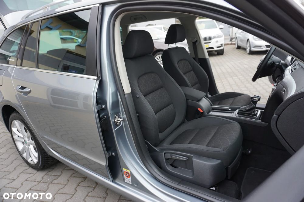 Skoda Superb 2.0 TDI DSG FAMILY - 25