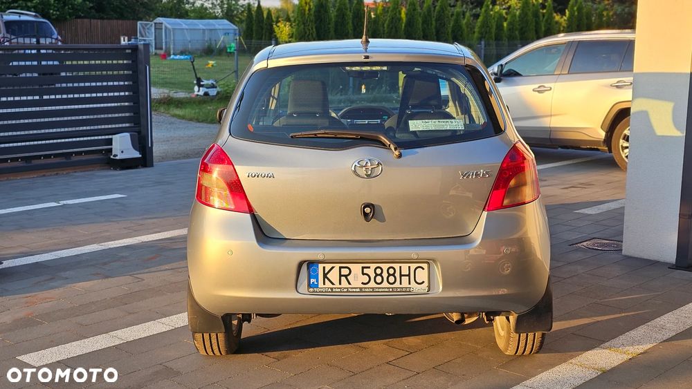 Toyota Yaris 1.3 Luna A/C - 4
