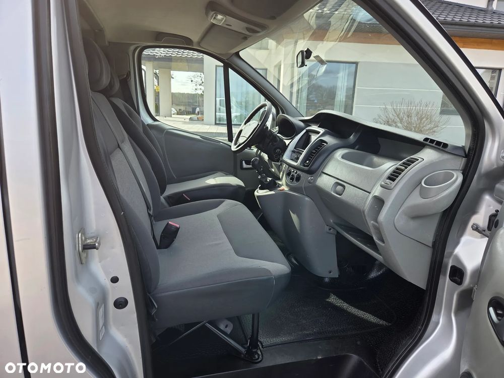 Renault Trafic - 12