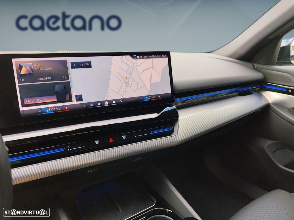 BMW 520 d Pack Desportivo M - 29