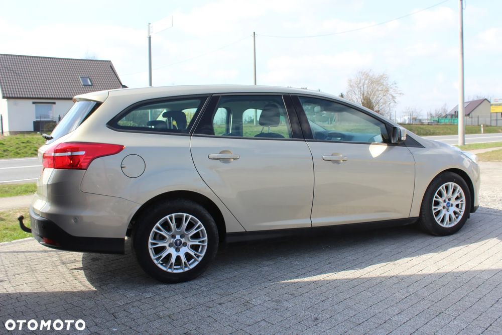 Ford Focus 1.6 TDCi ECOnetic 88g Start-Stopp-System Titanium - 5