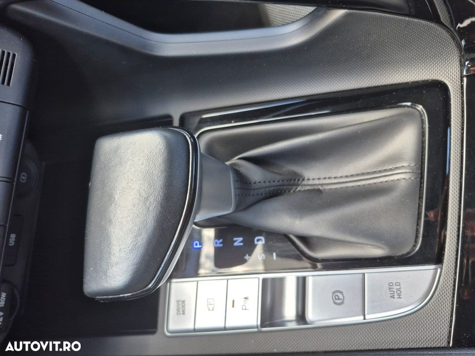 Hyundai Elantra - 14