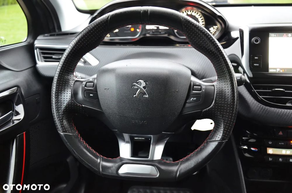 Peugeot 208 - 25