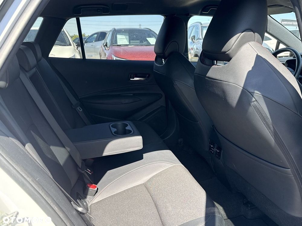 Toyota Corolla 2.0 Hybrid GR Sport Dynamic - 27