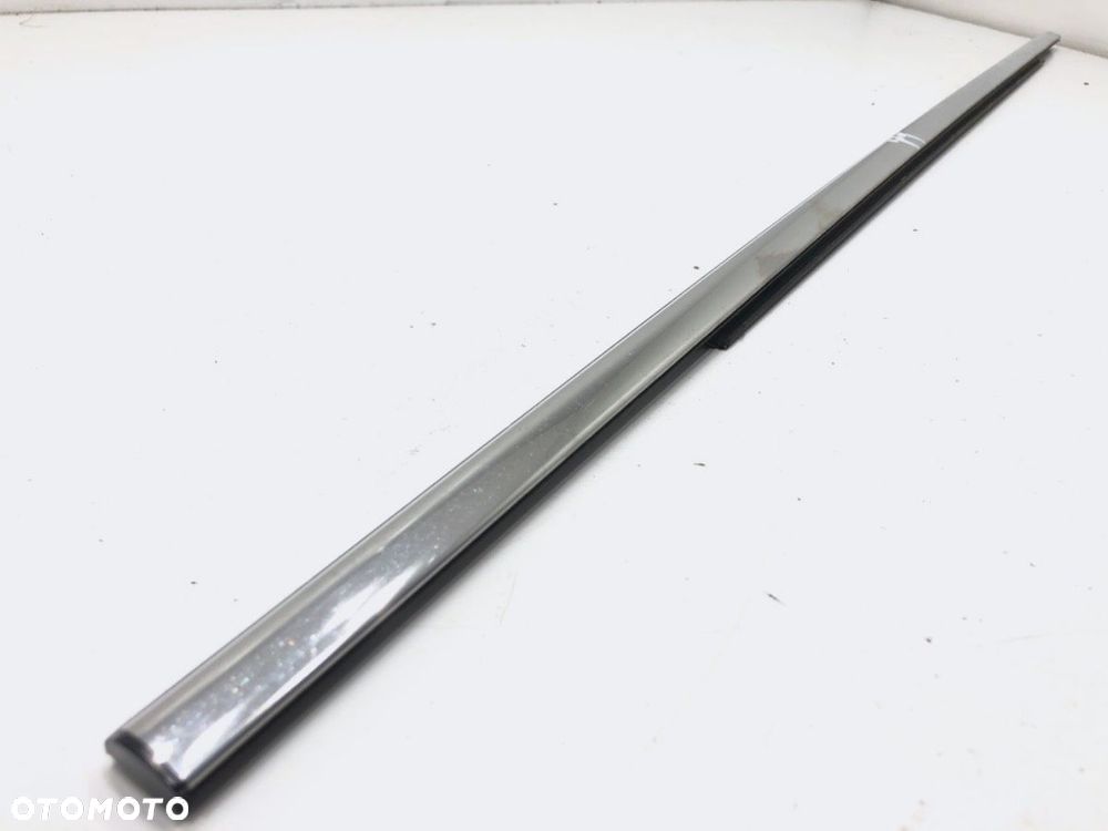 LISTWA ZGARNIAJĄCA TYŁ PRAWA CHROM  RENAULT CLIO IV Grandtour (KH_) 2012 - 2022 1.5 dCi 90 (KHN3, - 1