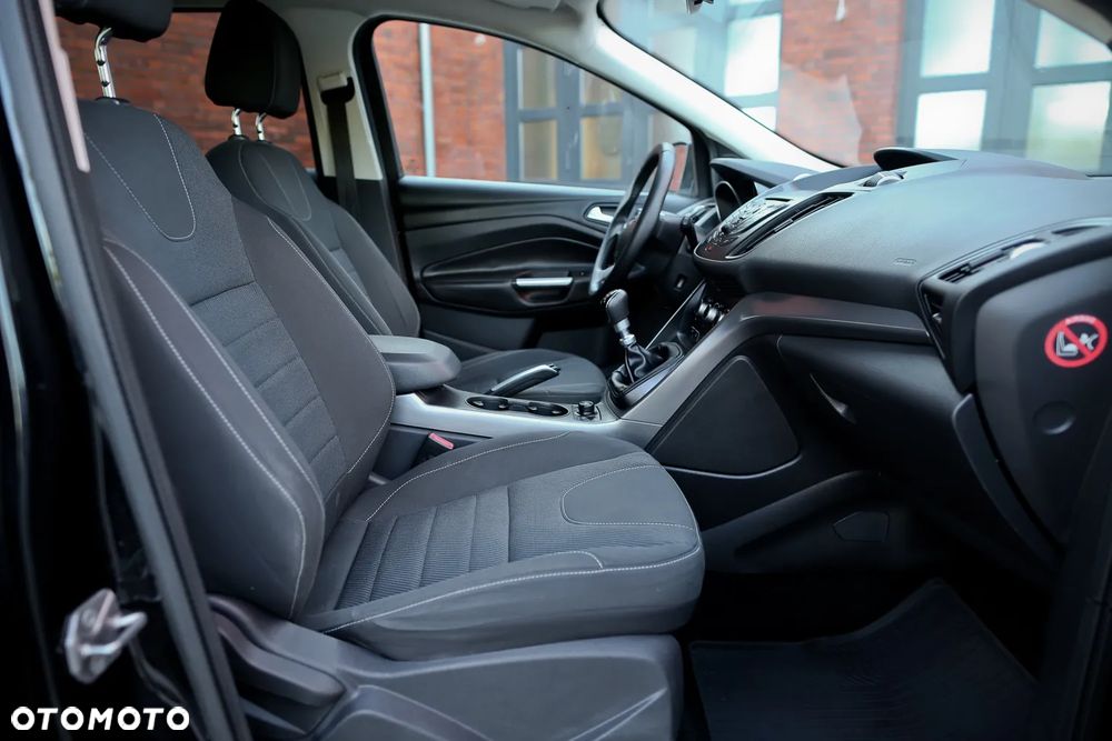 Ford Kuga 2.0 TDCi 2x4 SYNC - 24