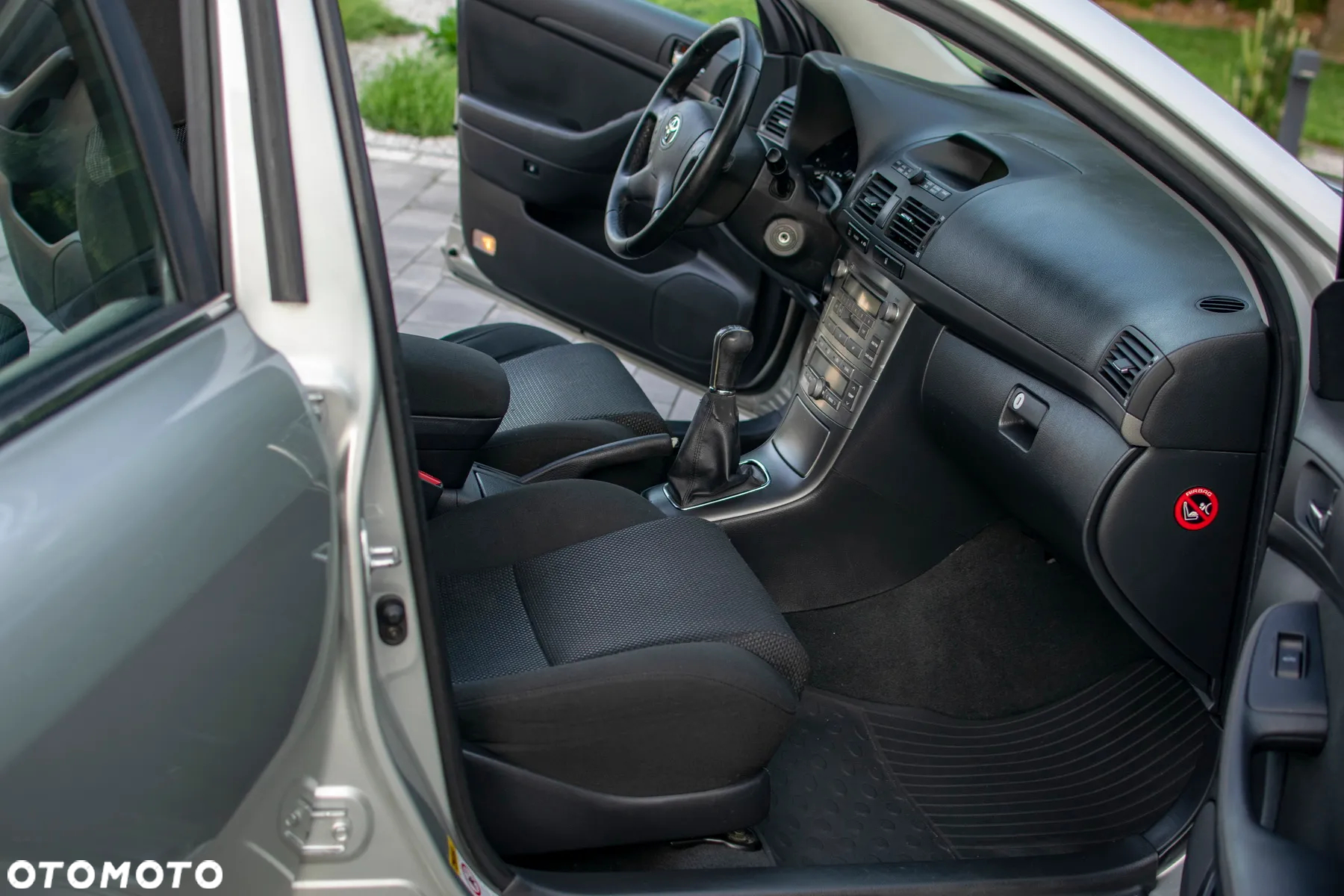 Toyota Avensis - 36