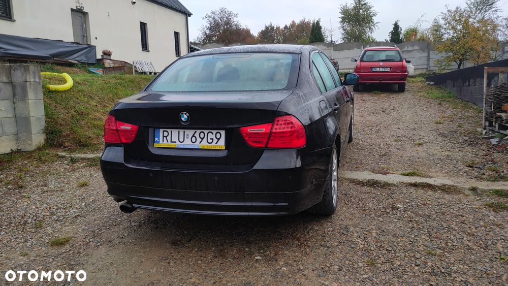 BMW Seria 3 318i - 5