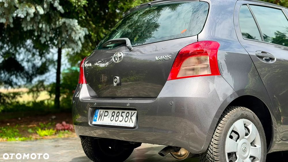Toyota Yaris - 12