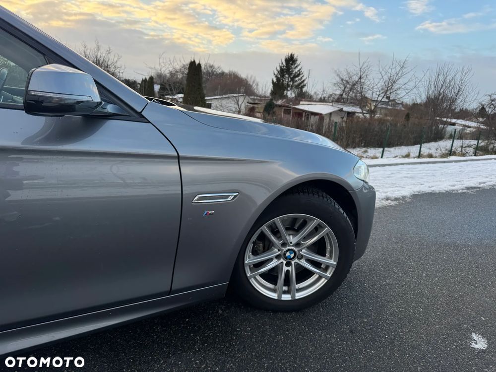 BMW Seria 5 528i xDrive - 9