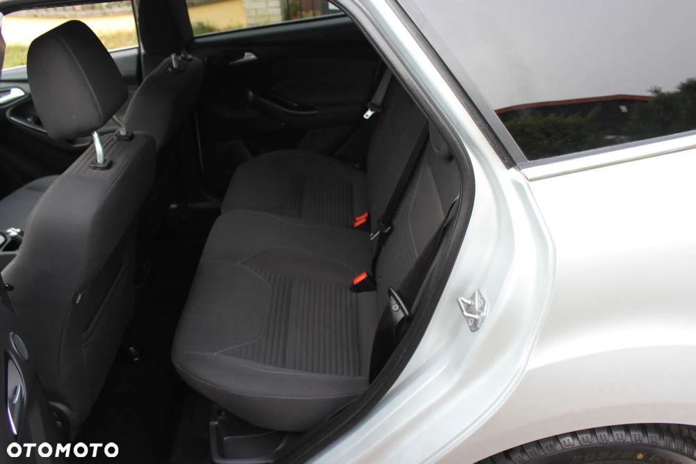 Ford Focus Turnier 1.5 EcoBlue Start-Stopp-System ST-LINE X - 16