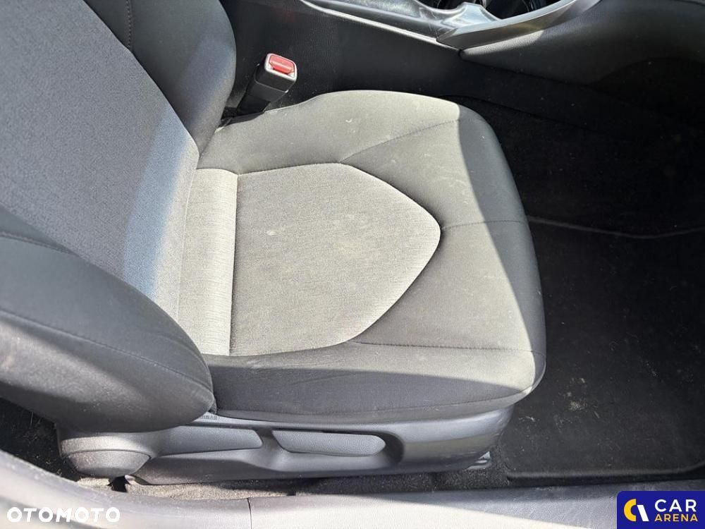 Toyota Camry - 22