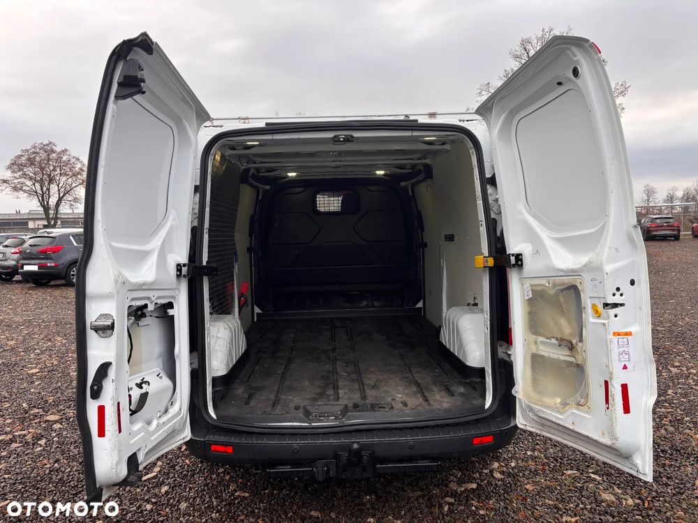 Ford TRANSIT CUSTOM - 11