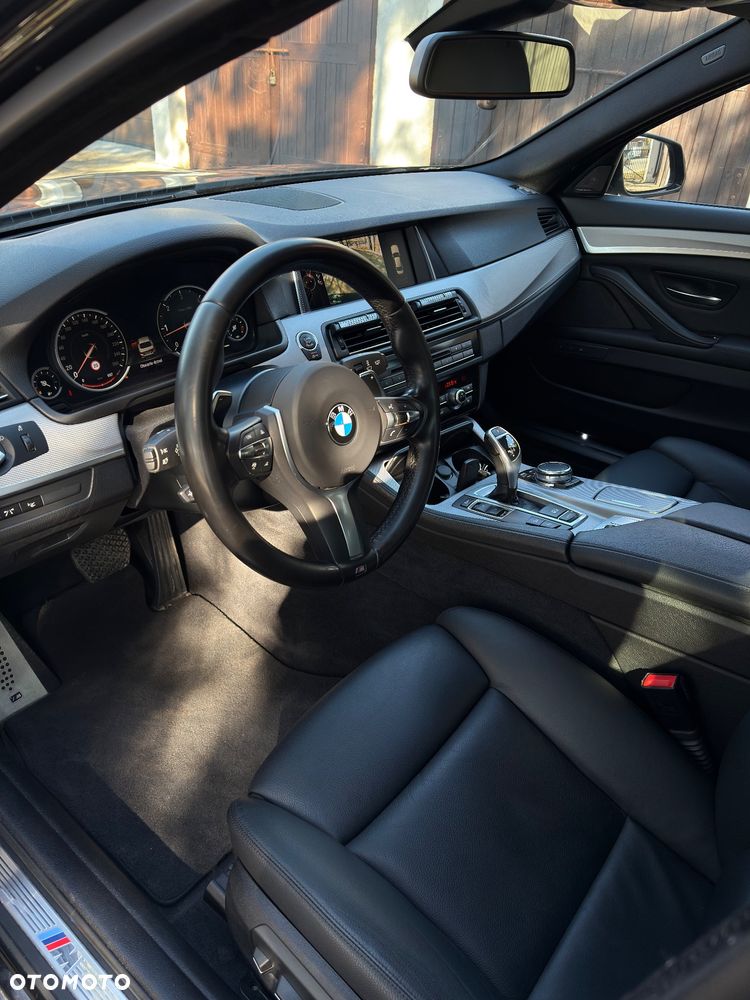 BMW Seria 5 530d xDrive - 12