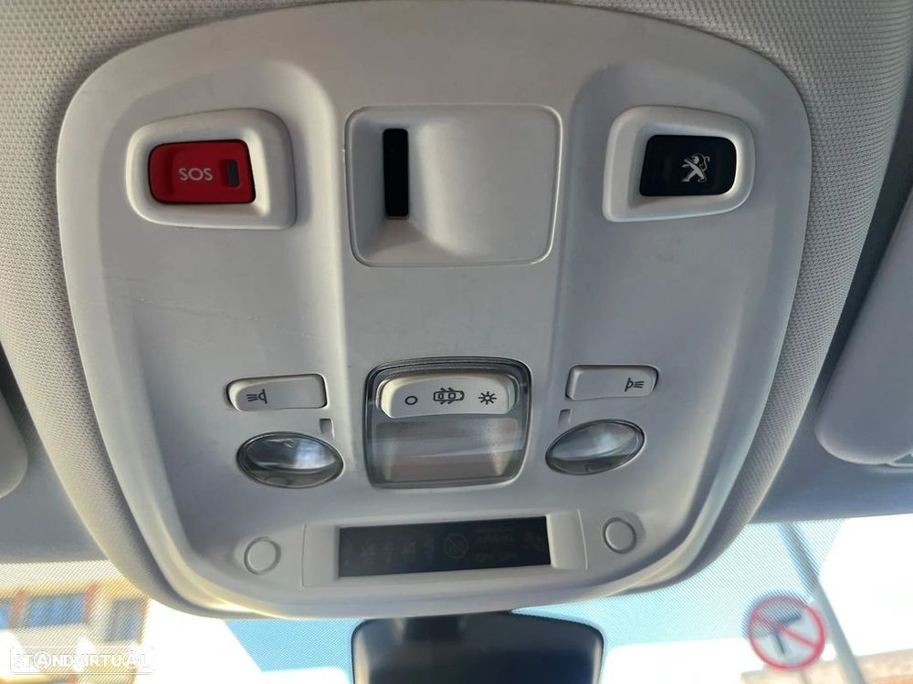 Peugeot 308 SW 1.5 BlueHDi Style J17 - 24