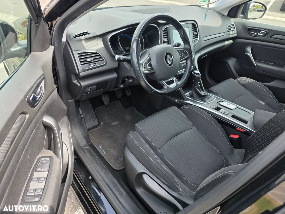 Renault Megane ENERGY TCe 130 Start & Stop Paris Business - 5